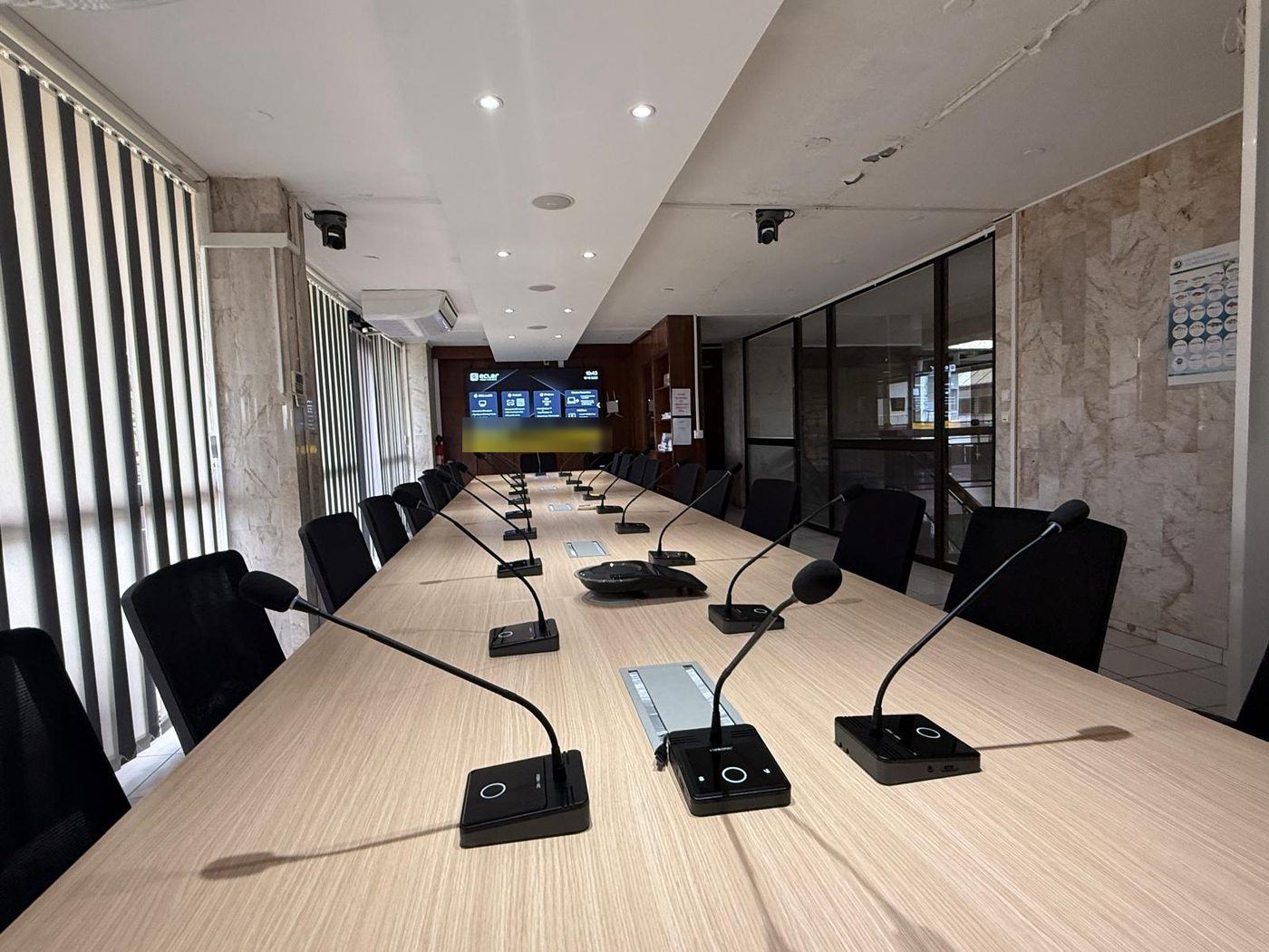Salle de réunion vingt places — CESECE Guyane, Cayenne.