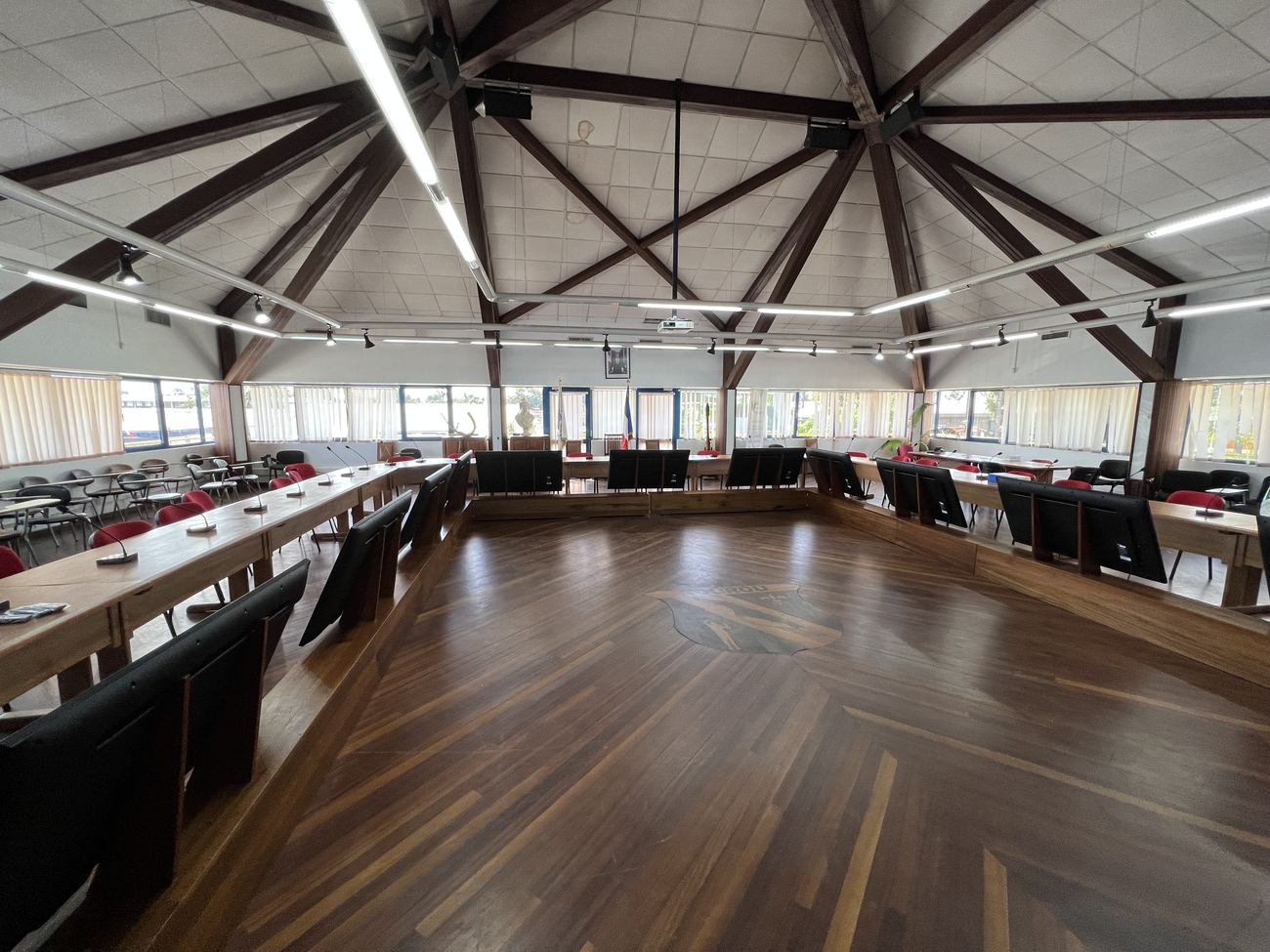 Salle de délibération équipée par SARVIS